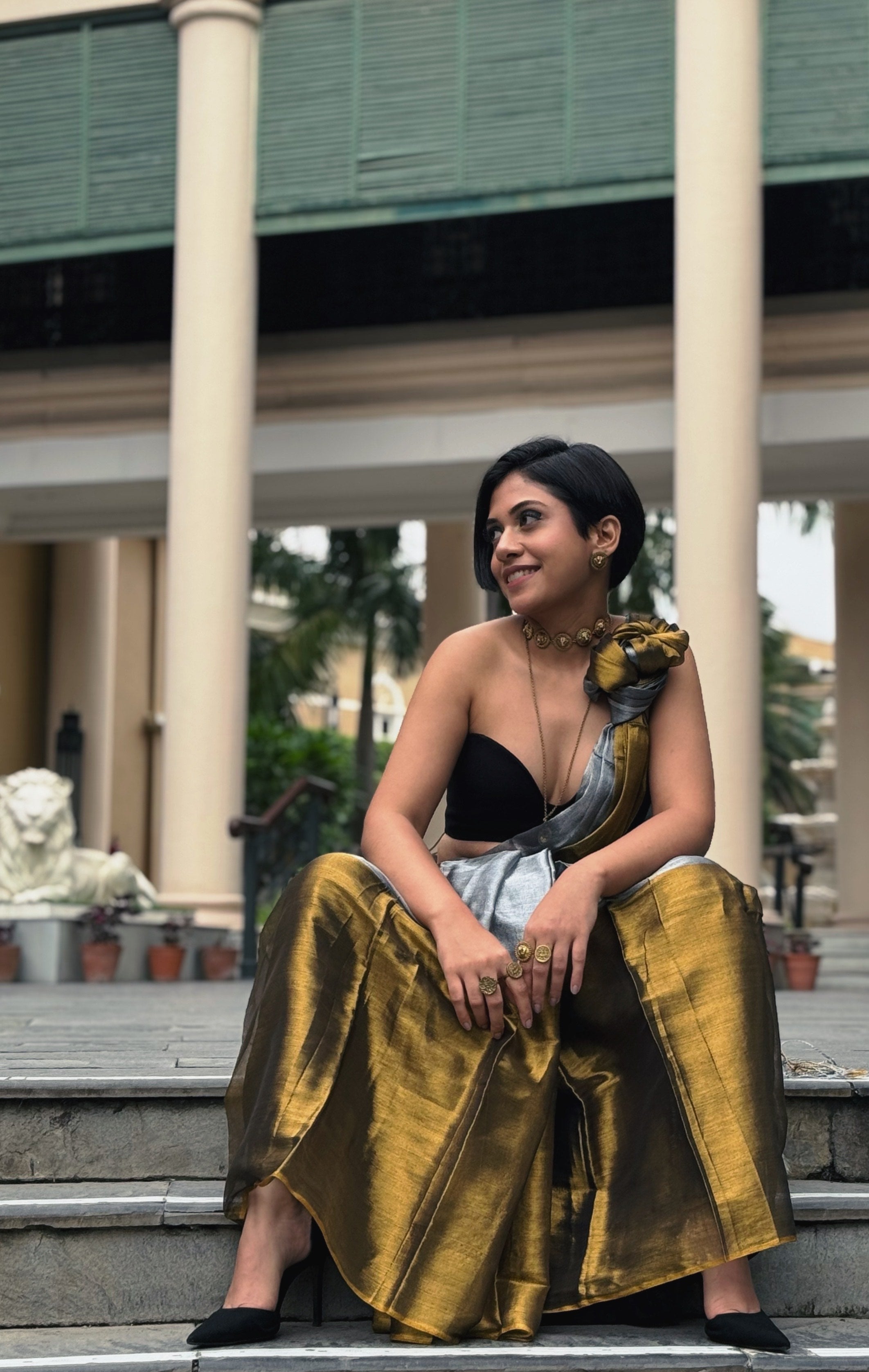 Tissue saree in dual tone shade.