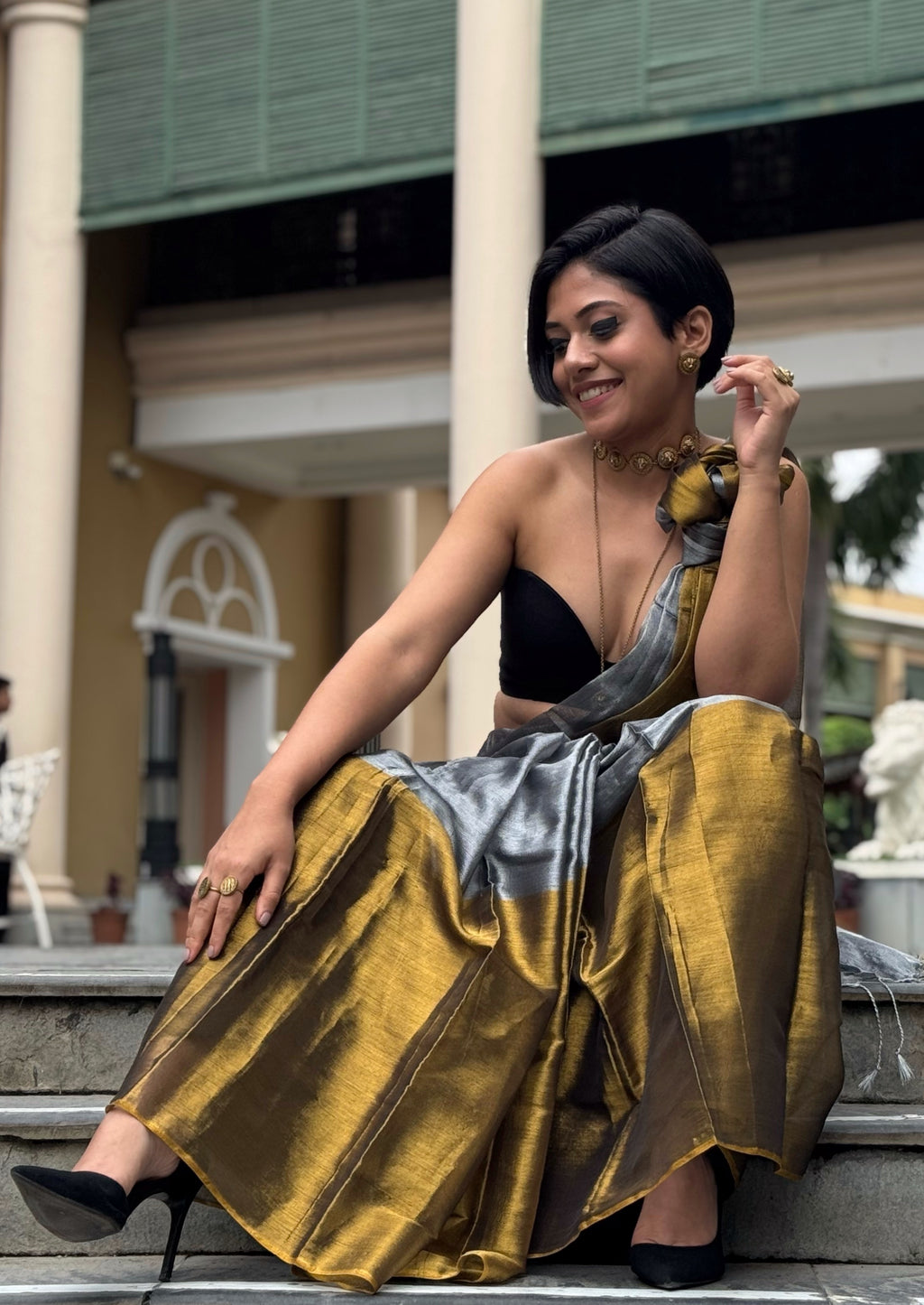 Tissue saree in dual tone shade.