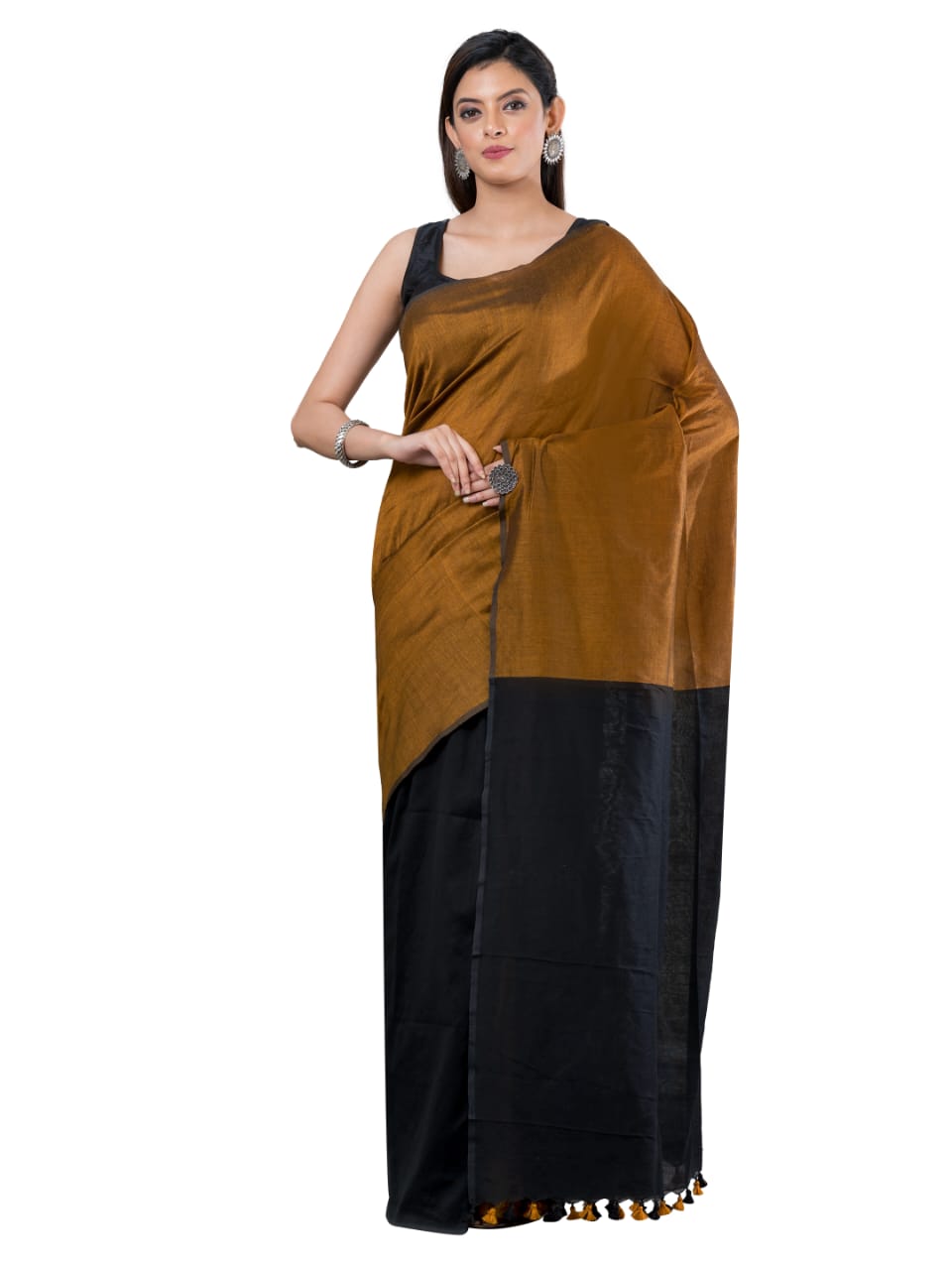 Soft cotton colorblock saree in raani pink and maroon red combination with blouse piece attached.