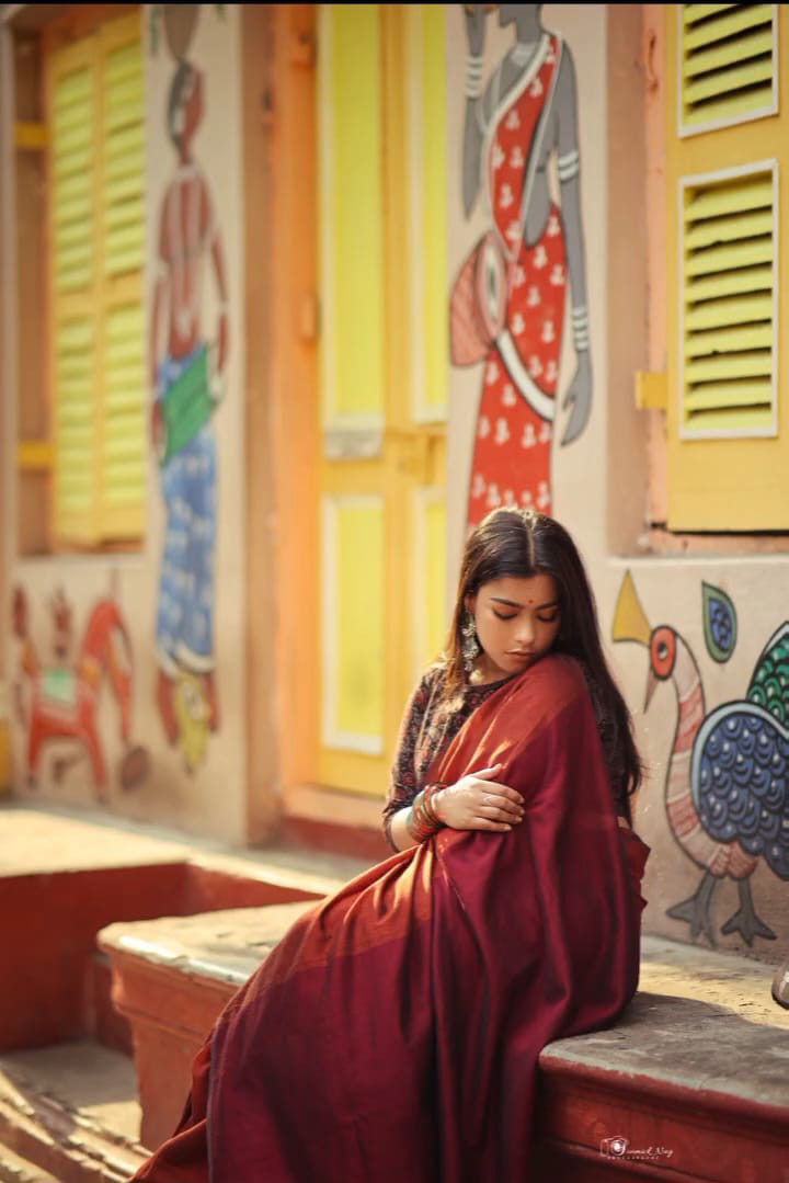 Soft cotton colorblock saree in raani pink and maroon red combination with blouse piece attached.