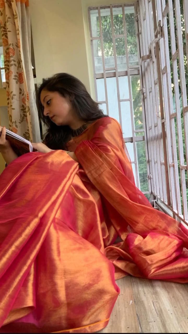 Plain Raga tissue saree.